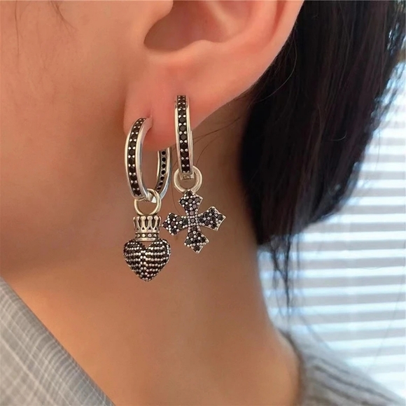 Sliver black stones cross & heart earrings - Picture 2 of 5